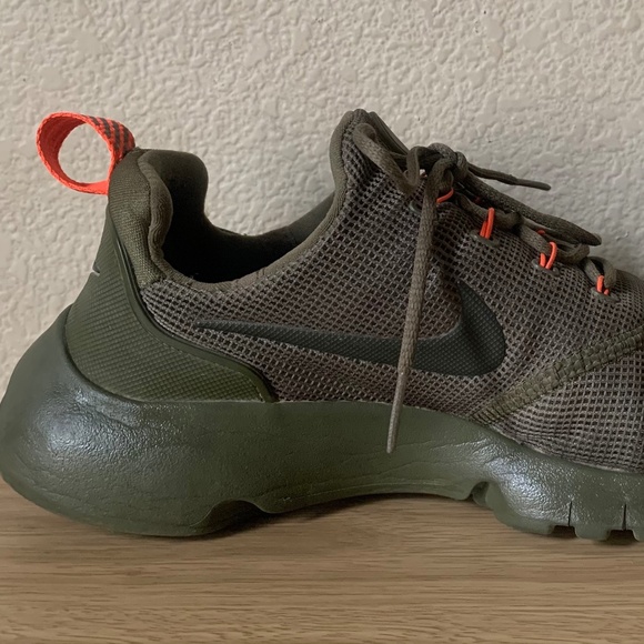 Nike Presto (GS) in Size 7 - Picture 3 of 6